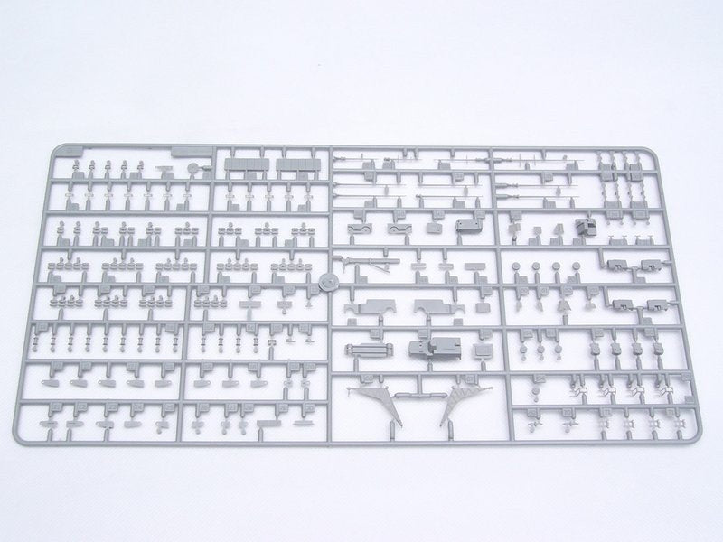 Trumpeter 05605 US CVN-68 Nimitz aircraft carrier 1975 (1/350) – image 28
