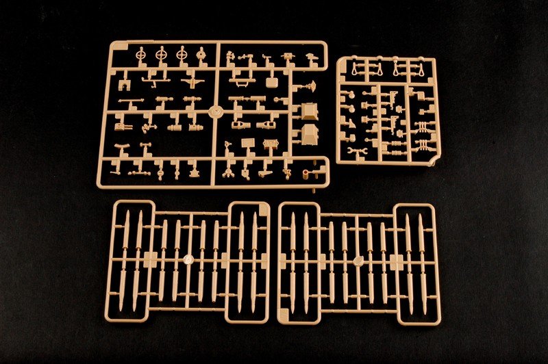 Trumpeter 01598 German KRUPP STEYR WAFFENTRAGER 1/35 – image 6
