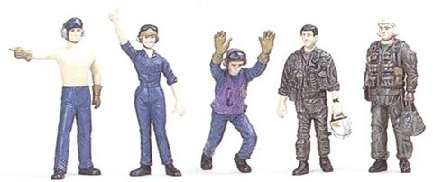 Fujimi 723457 Flight Deck Crew &amp;amp; Carrier Tractor 1/72 – image 4