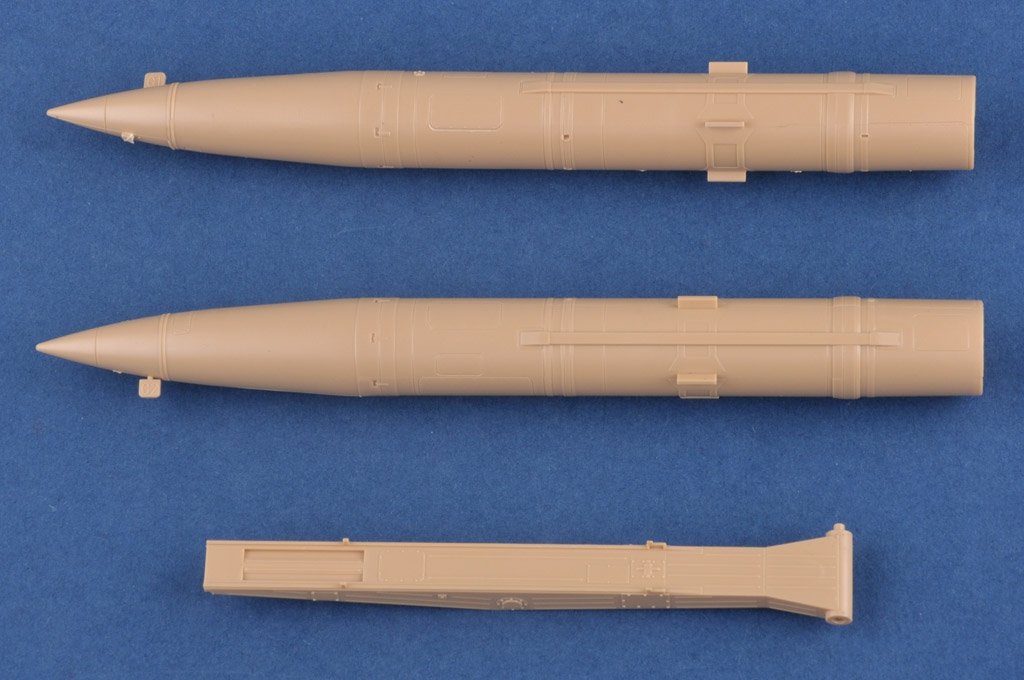 Hobby Boss 85509 Russian 9K79 Tochka (SS-21 Scarab) IRBM 1/35 – immagine 16