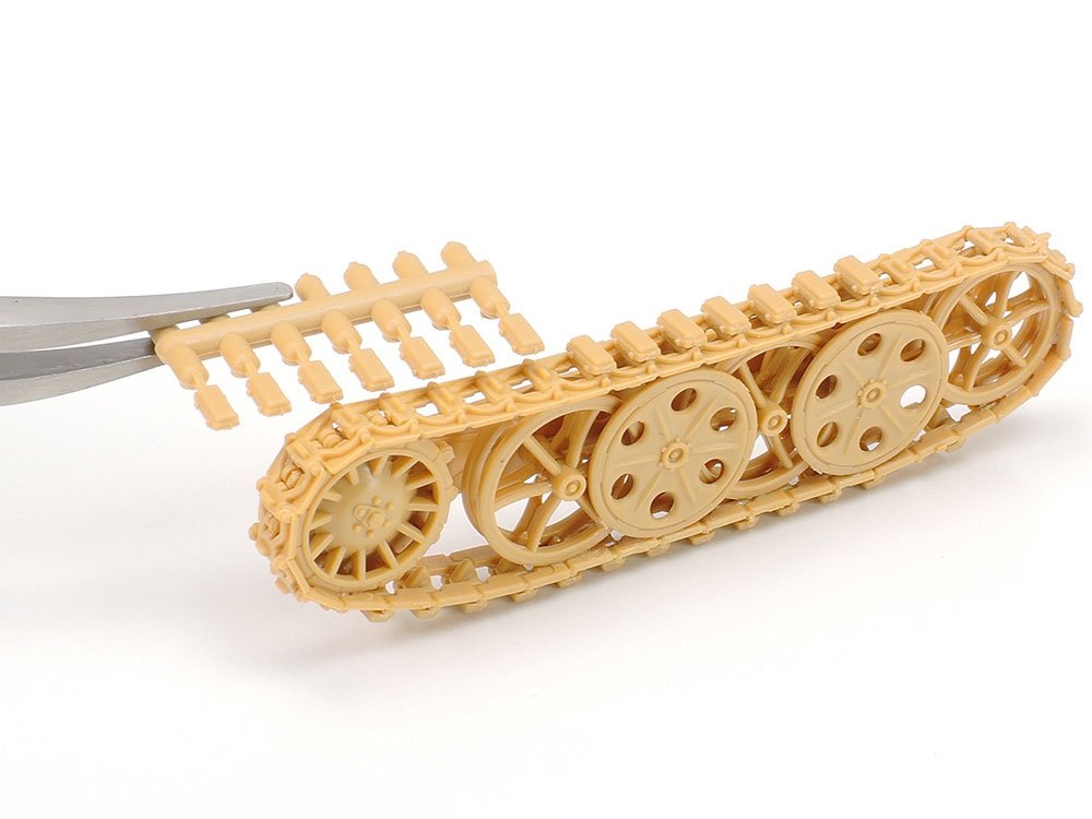 Tamiya 35377 German Sd.Kfz.2 Kettenkraftrad Mid-Production 1/35 – image 9
