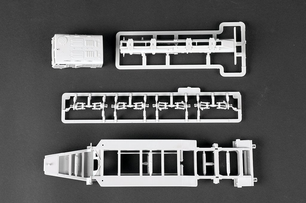 Trumpeter 07195 MAZ-537G Late production type with MAZ/ChMZAP-5247G semitrailer 1/72 – image 9
