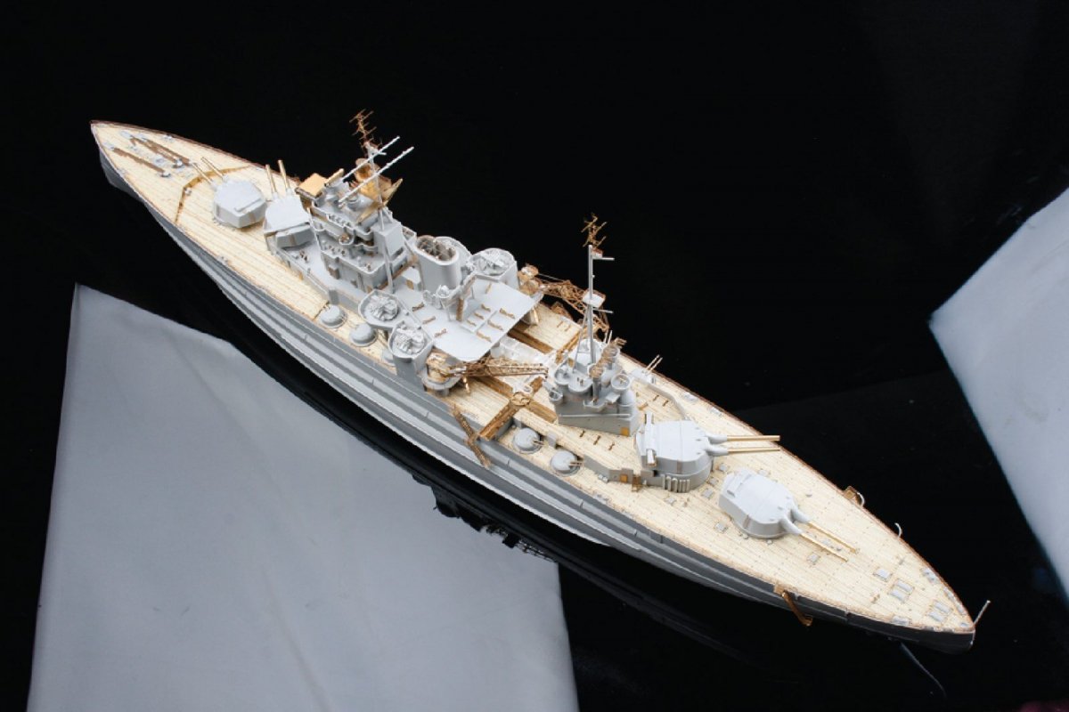 MK1 Design MD-35026 Queen Elizabeth DX Pack 1/350 – image 4