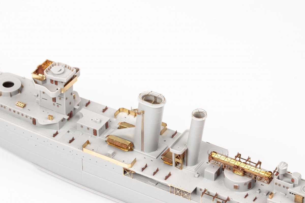 Eduard 53265 HMS York TRUMPETER 1/350 – image 2