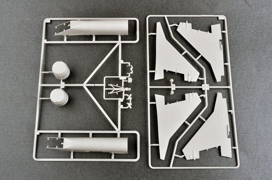 Trumpeter 03226 Russian MIG-29UB Fulcrum 1/32 – image 7