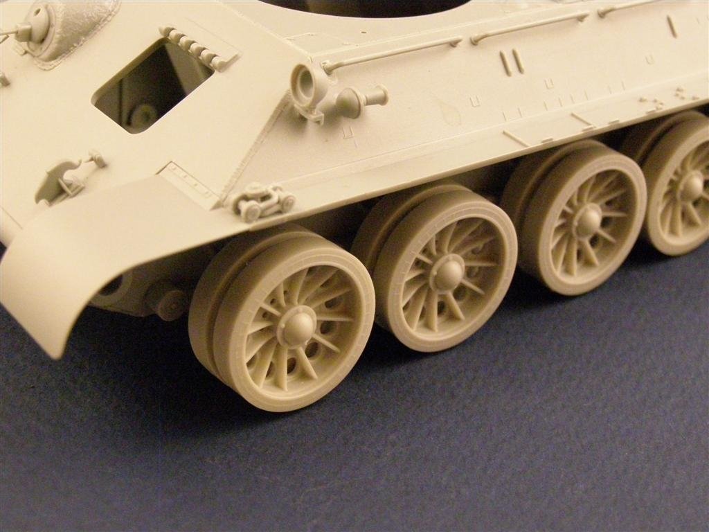 Panzer Art RE35-028 Late “Spider” wheels for T-34/T-54 tanks 1/35 – image 4