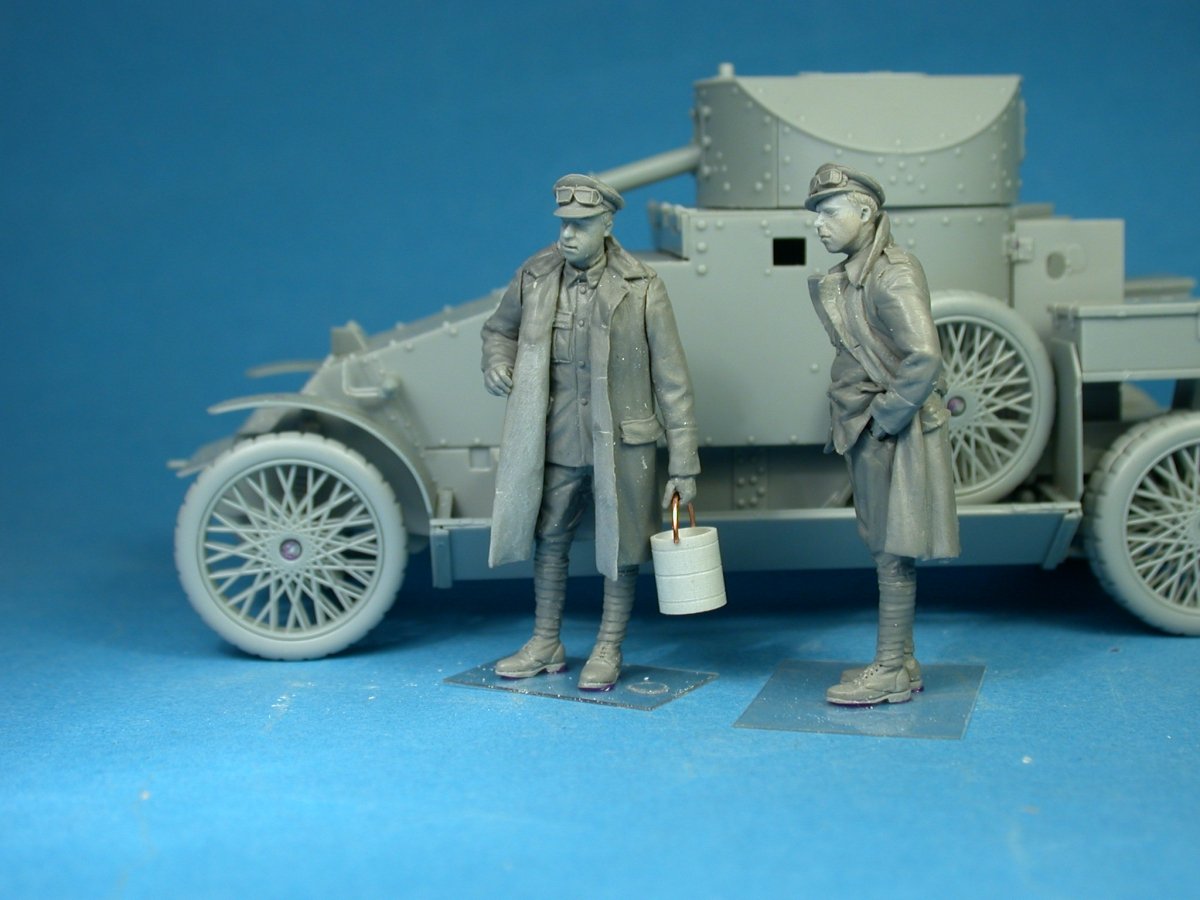 Copper State Models F35-007 British RNAS Armored Car Division Crewman with a bucket 1/35 – image 2