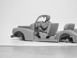 ICM 35643 RKKA Drivers (1943-1945) (2 figures) 1/35 – immagine 5