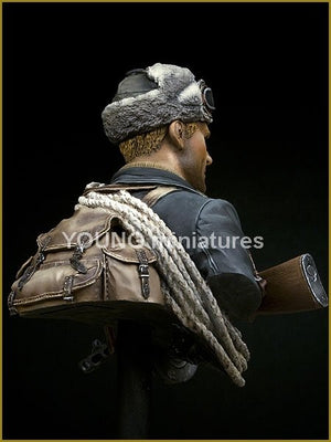 Young Miniatures YM1827 SOVIET MOUNTAINEER OFFICER 1942 1/10 – Bild 5