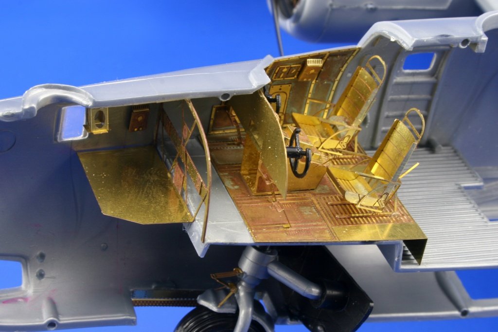 Eduard 49440 B-24J front interior 1/48 Revell – Bild 3