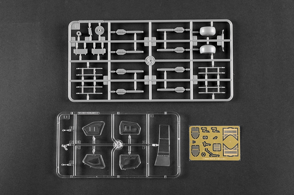 Trumpeter 05851 Z-19G Light Scout/Attack Helicopter 1/48
