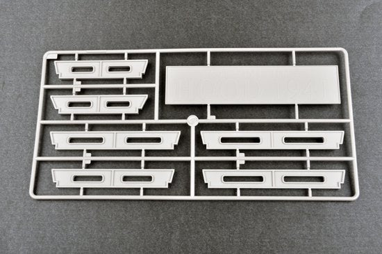 Trumpeter 03710 HMS Hood Battle Cruiser 1/200 – image 8