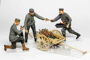 Copper State Models F32-006 German aerodrome personnel ordnance team with cart 1/32 – obrázek 3