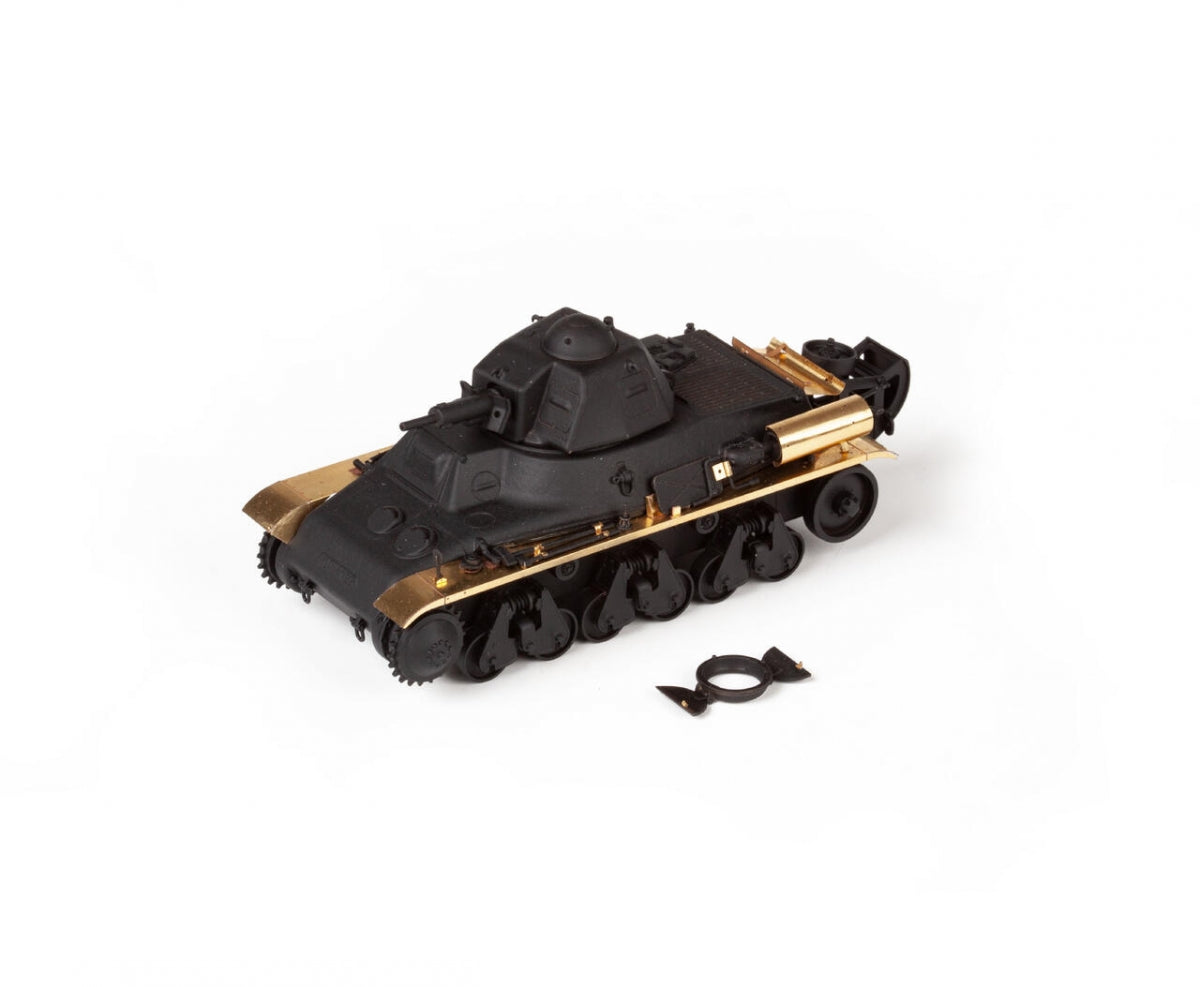 Eduard 36536 H39 French Light Tank TAMIYA 1/35 – image 3
