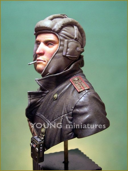 Young Miniatures YM1823 SOVIET TANK COMMANDER 1944 1/10 – zdjęcie 6
