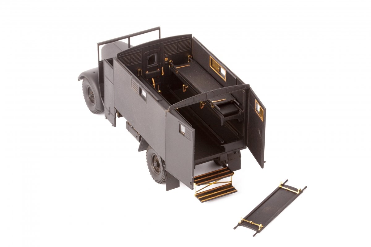Eduard 36493 Austin K2/ Y ambulance AIRFIX 1/35 – image 3
