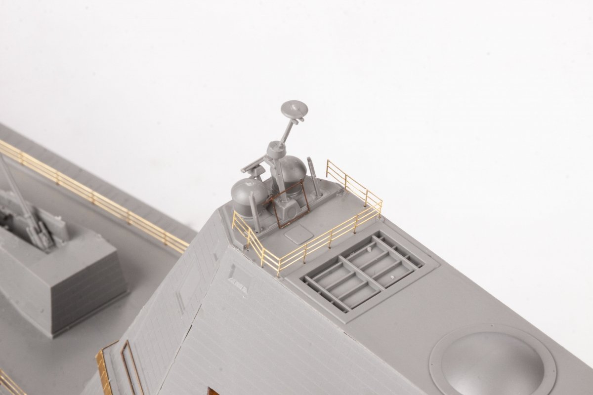 Eduard 53288 USS DDG-1000 Zumwalt SNOWMAN MODELS, TAKOM 1/350 – image 7