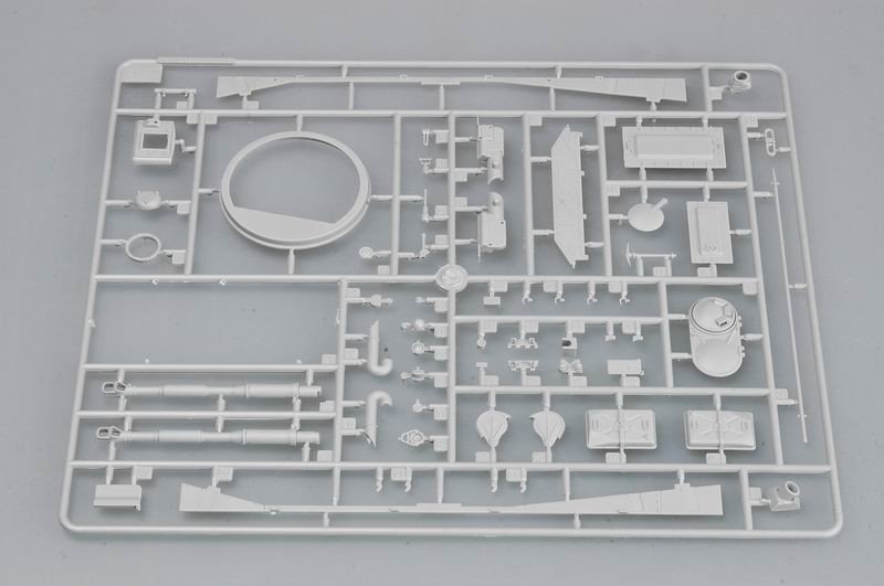Trumpeter 00380 Russian PT-76 Light Amphibious Tank 1/35 – image 6