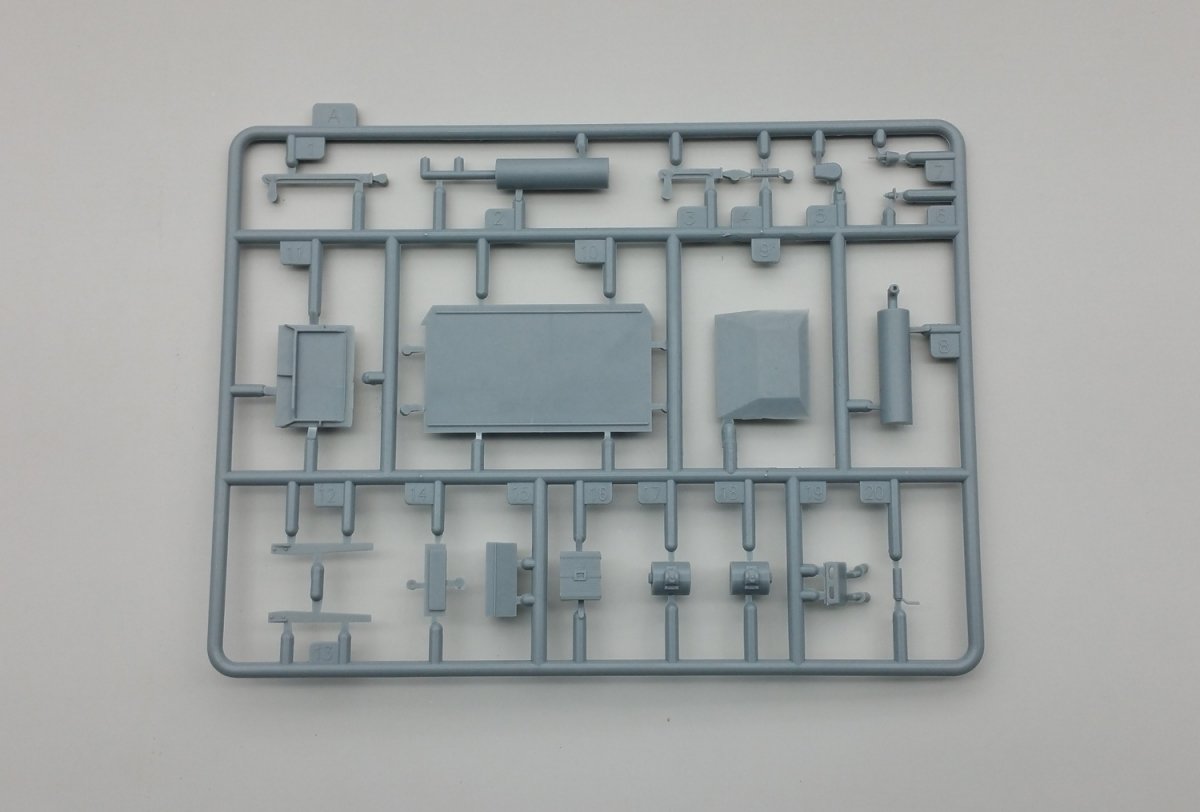 Amusing Hobby 35A021 Jagdpanzer 38(D) 1/35 – image 8
