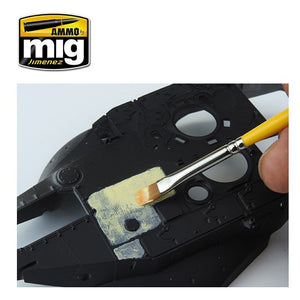 Ammo of Mig 2033 ANTI-SLIP PASTE - SAND COLOR FOR 1/35 – image 6