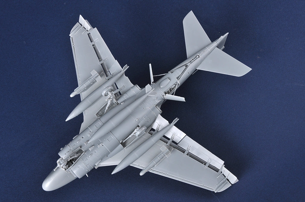 Trumpeter 01640 Grumman A-6A/E Intruder 1/72 – imagen 9