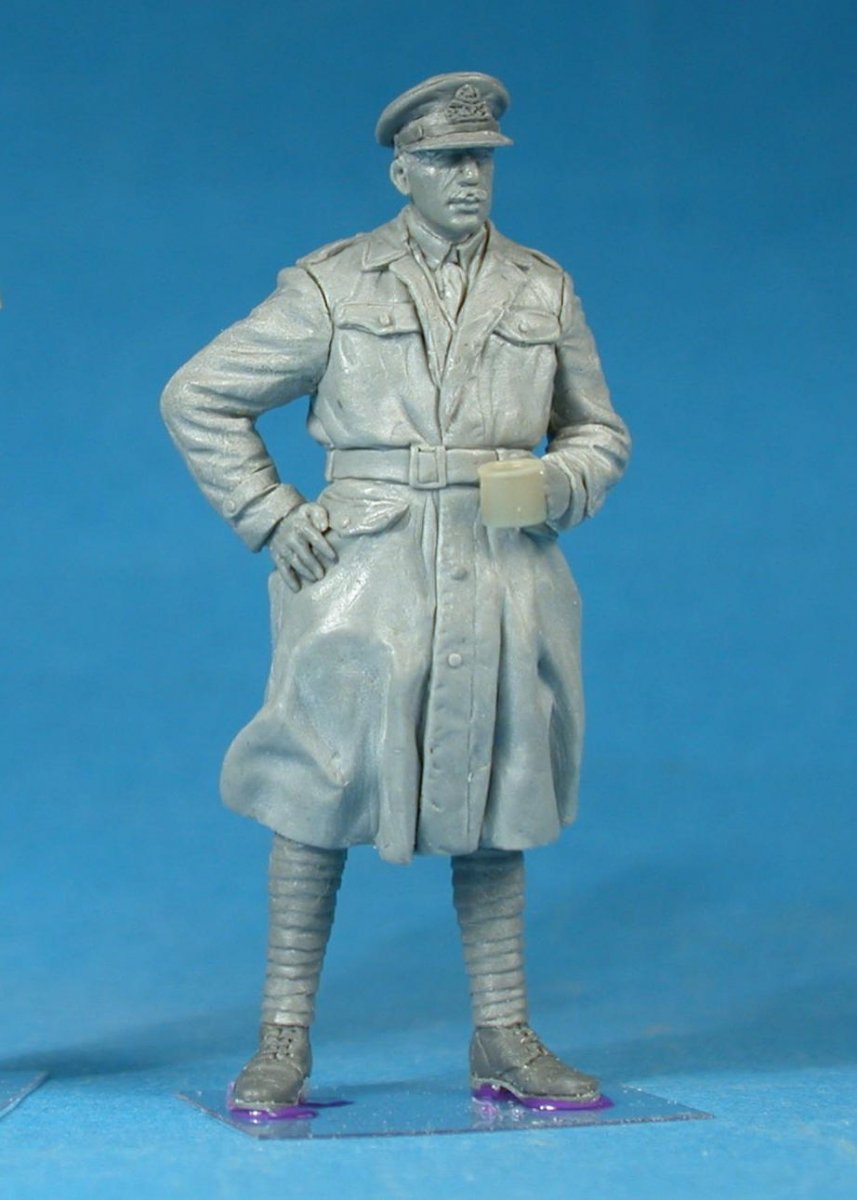 Copper State Models F35-001 British Armored Car Division Officer on Tea Break 1/35 – image 2