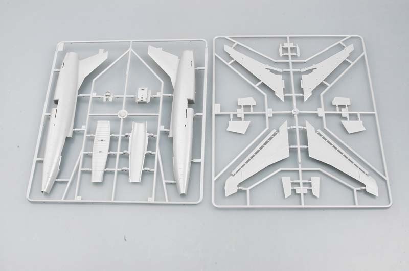 Trumpeter 01649 F-100D Super Saber (1/72) – image 5