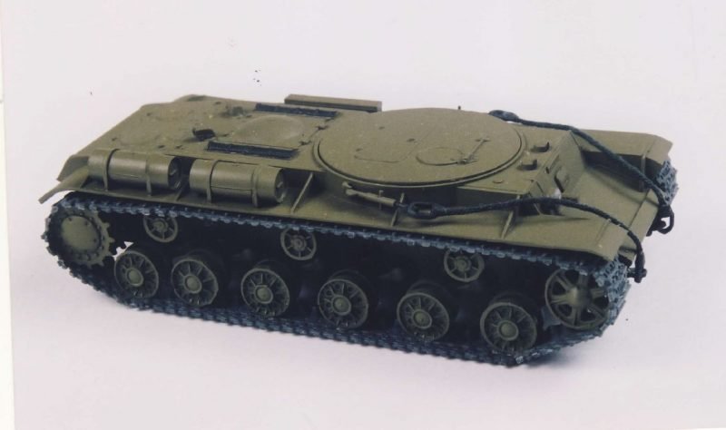 PST 72038 Armored Tow Tractor KV-T 1/72 – Bild 2