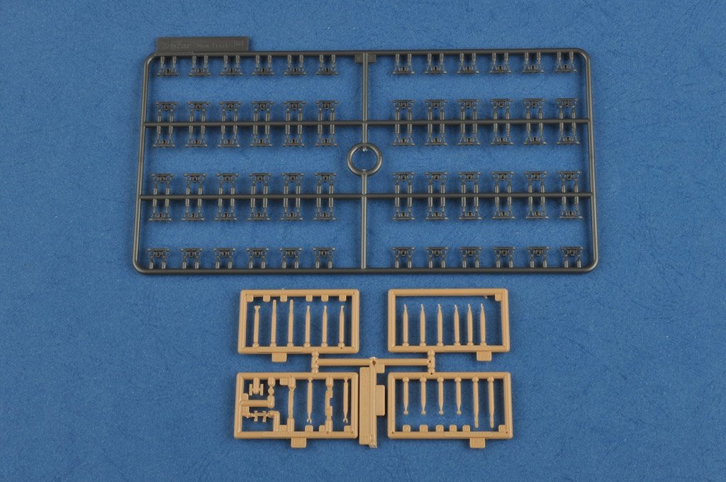Hobby Boss 80132 German Panzerkampfwagen IV Ausf D / TAUCH – image 5