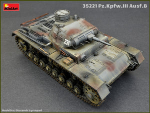 MiniArt 35221 Pz.Kpfw.III Ausf.B w/Crew 1/35 – image 3