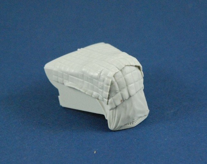 Panzer Art RE35-227 Pont moteur Ford 3000 avec bâche d&amp;#39;hiver 1/35 – image 2