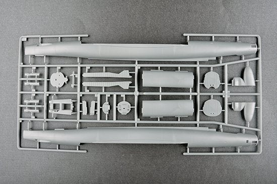 Trumpeter 01695 Soviet Tu-22 &amp;quot;Blinder&amp;quot; tactical bomber 1/72 – Bild 9
