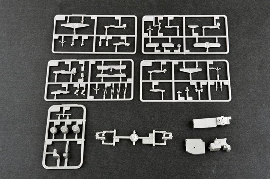 Trumpeter 05627 German Navy Aircraft Carrier DKM Graf Zeppelin 1/350 – image 10