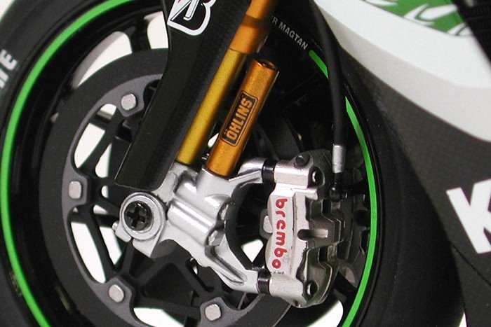 Tamiya 14109 Kawasaki Ninja ZX-RR 1/12 – image 6