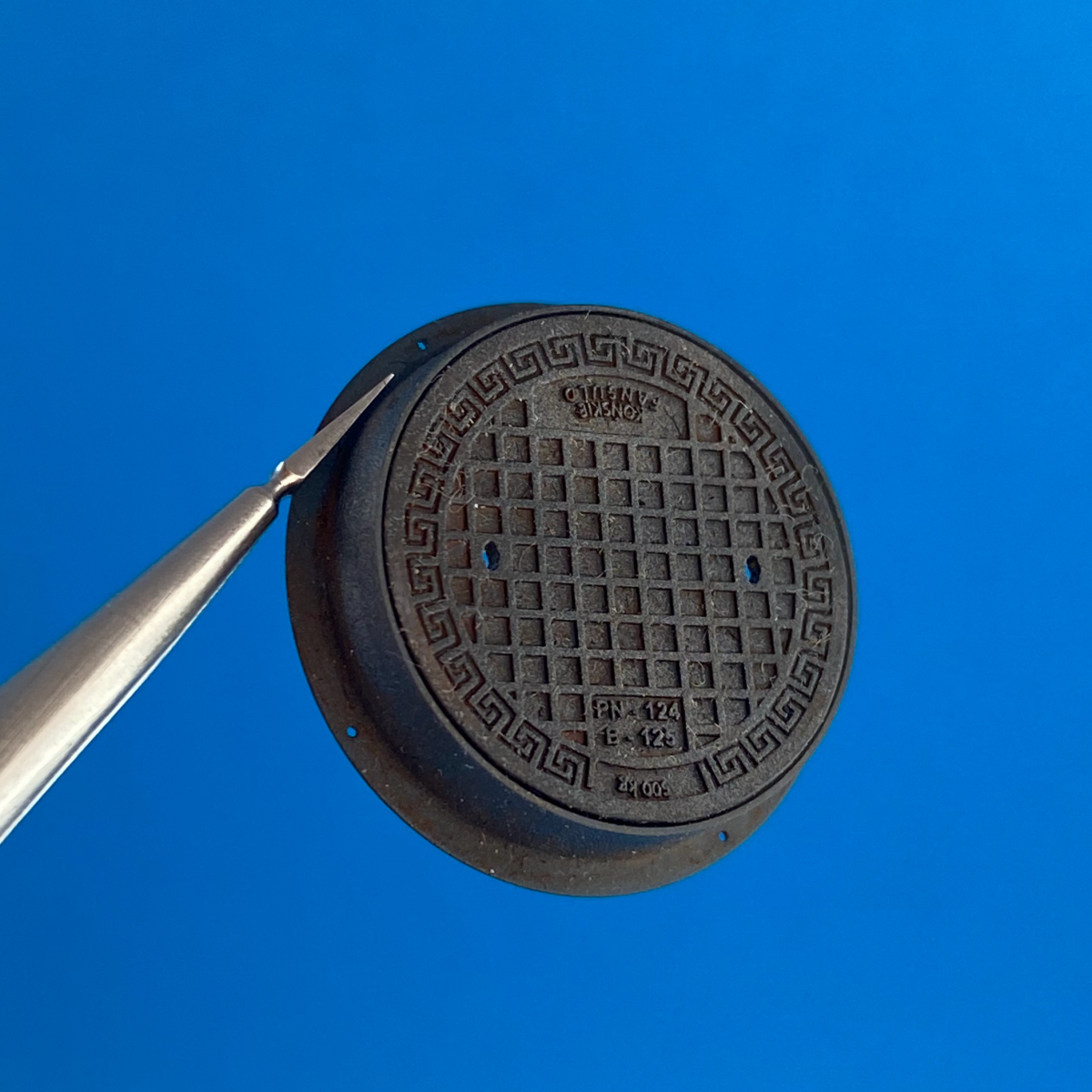 Point of no Return 3523036 Cast iron sewer manhole 1/35 – image 4