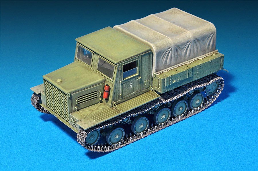 Miniart 35052 Soviet Artillery Tractor Ya-12 Early Production 1/35 – image 2
