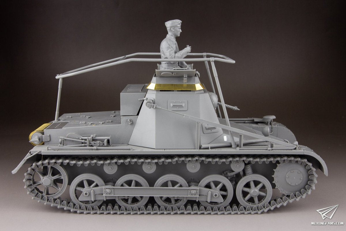 Takom 1017 Sd.Kfz.265 Kleiner Panzerbefehlswagen I 3 in 1 1/16 – obrázek 2