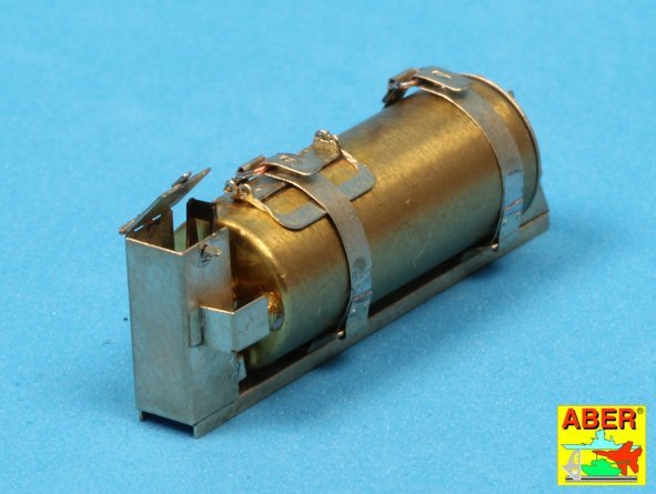 Aber 16027 Fire extinguisher with brackets used on German tanks, assault guns and other vehicles 1/16 – image 12