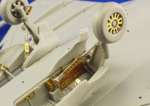 Eduard 49300 JAS-39 Gripen 1/48 Italeri – image 4