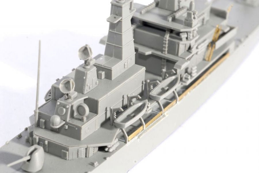 Dragon 7090 USS Virginia (CGN-38) 1/700 – image 12