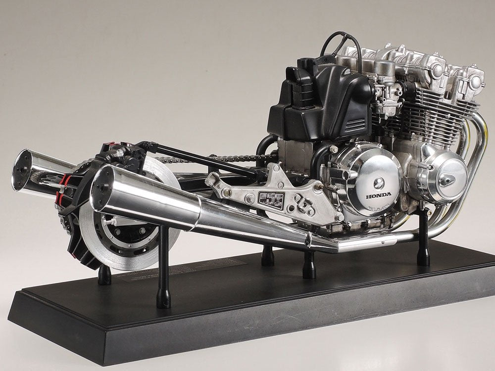 Tamiya 16023 Kawasaki Z1300 Motorcycle Engine 1/6 – image 3