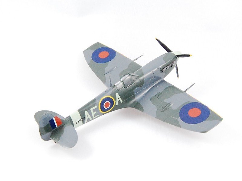 Revell 04164 Spitfire Mk V b 1/72 – zdjęcie 6