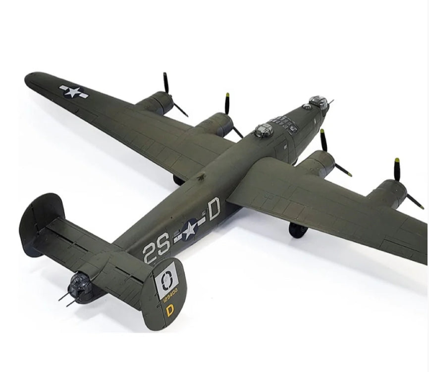 Academy 12584 USAAF B-24H Liberator Zodiac 1/72 – image 4
