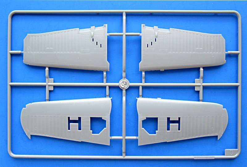 Hobby Boss 80386 F4U-4 Corsair Early Version 1/48 – obrázek 10