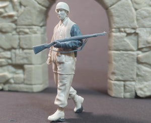 Panzer Art FI35-242 Fallschirmjager allemand en marche 1/35  – image 3