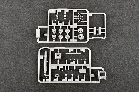 Trumpeter 07129 Soviet SU-152 Self-propelled Heavy Howitzer Early 1/72 – image 3