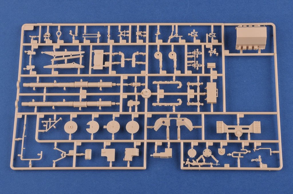 Hobby Boss 84502 Leopard C1A1 (Canadian MBT) 1/35 – obrázek 14
