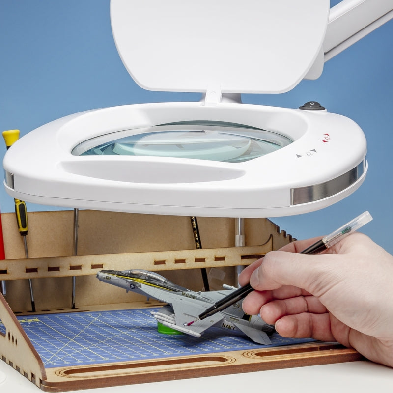 Lightcraft LC9100LED-EU Wide Lens LED Magnifier Lamp with Dual Dimmer – image 2
