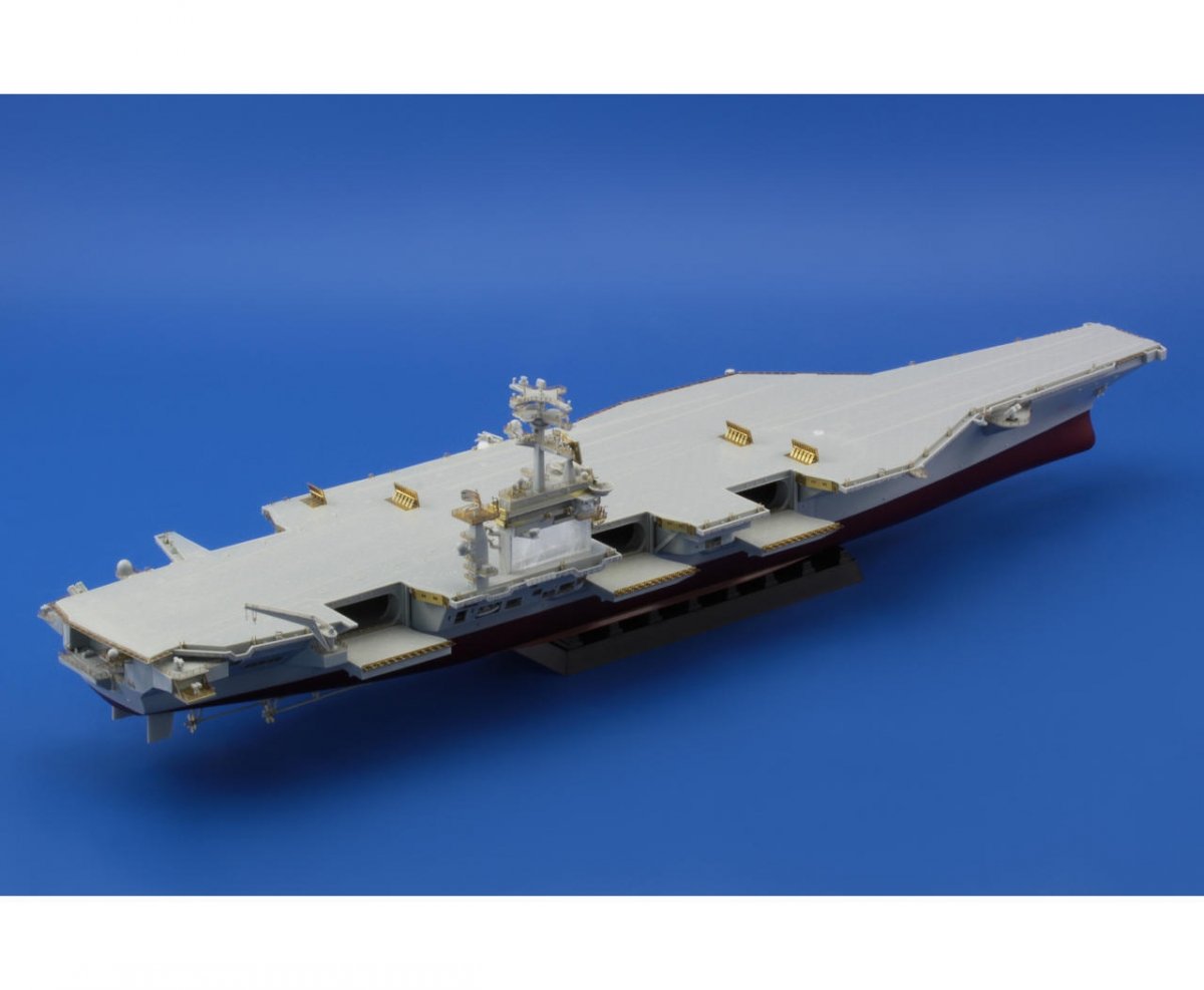 Eduard 17027 USS Nimitz CVN-68 (2005) TRUMPETER 1/700 – image 11