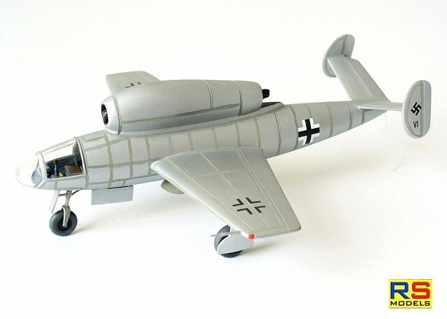 RS Models 92268 Henschel Hs-132 B 1/72 – obrázek 2